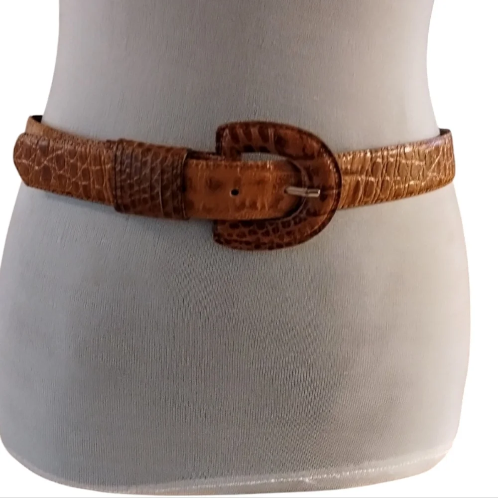 Fashions By HUGO Brown Leather Alligator Embossed Leather Belt Size M/L